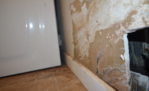 Moisture & Mold Extend Behind Washing Mashine